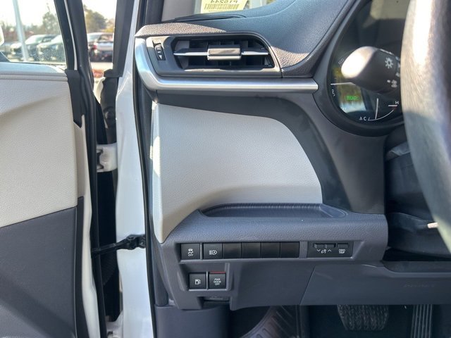 Used 2024 Toyota Sienna XLE image 28