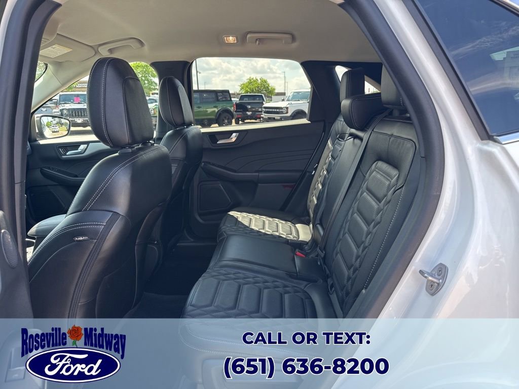 Used 2023 Ford Escape Platinum w/ Premium Technology Package AWD/4WD image 29