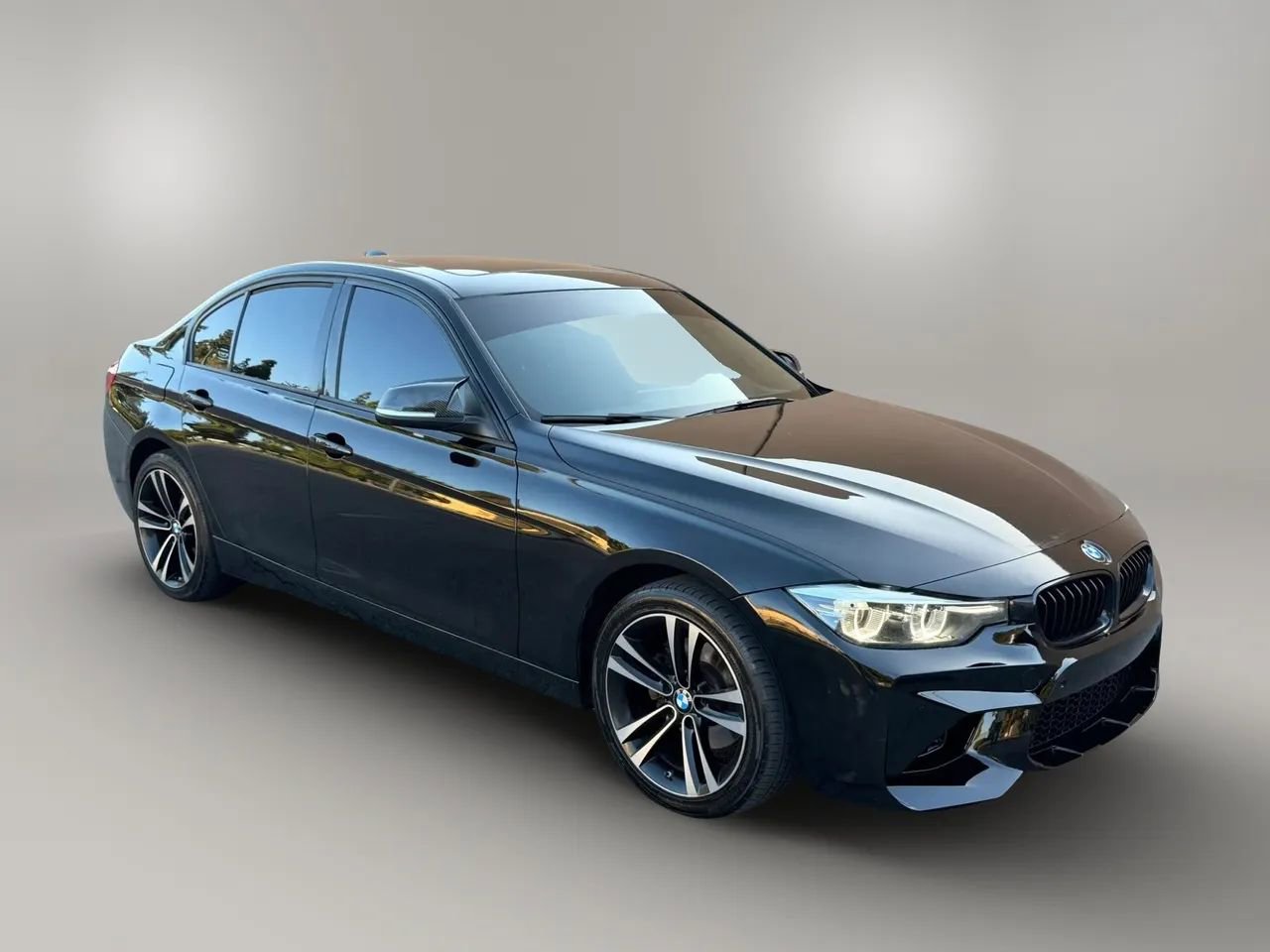 Used 2018 BMW 330i xDrive Sedan AWD/4WD image 2
