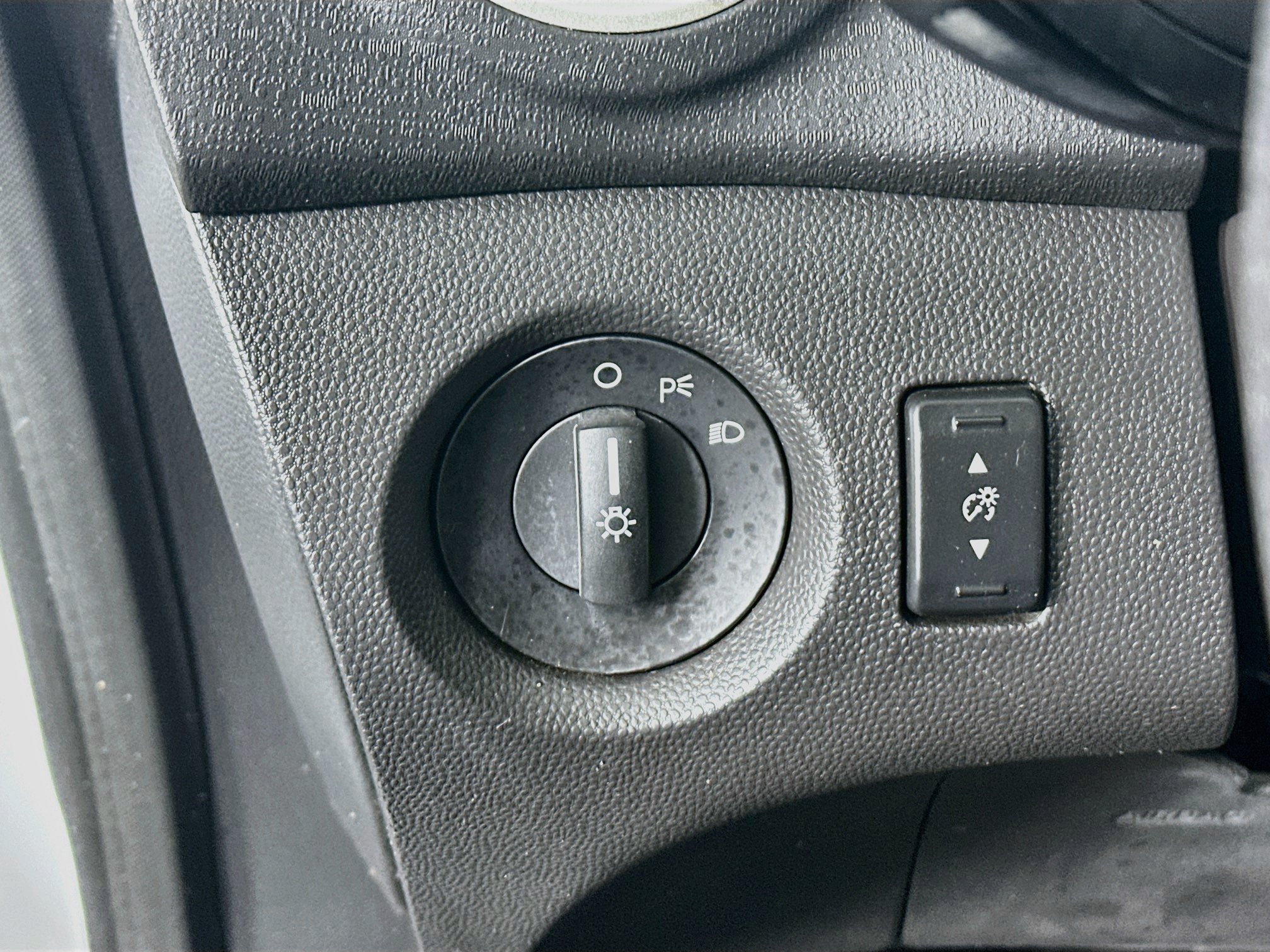 Used 2012 Ford Fiesta SEL FWD image 16