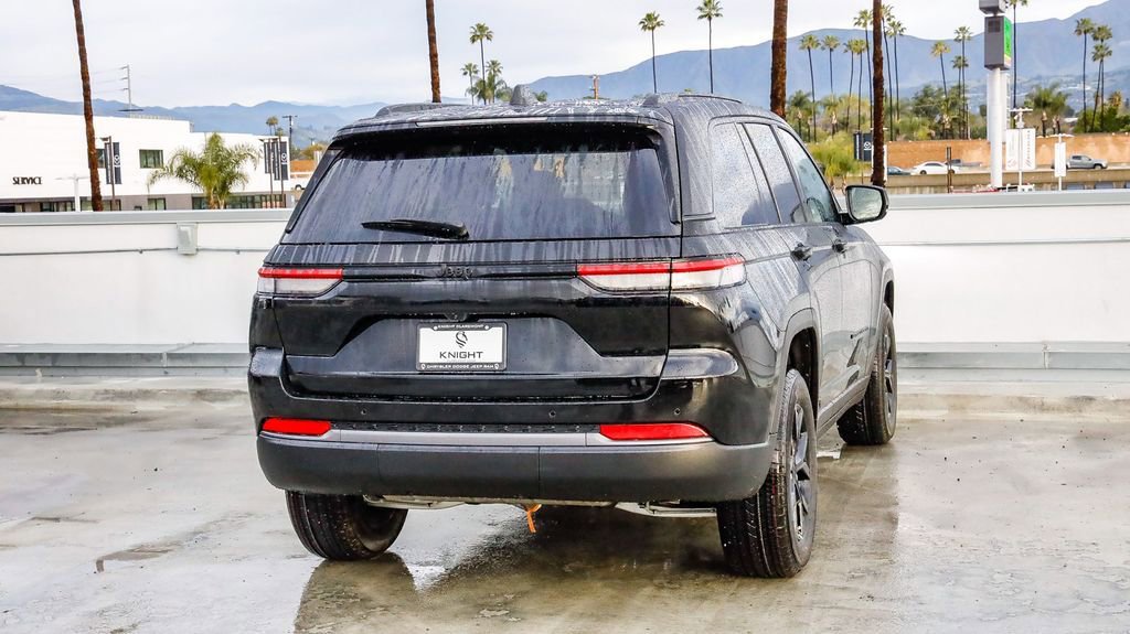 New 2026 Jeep Grand Cherokee Altitude RWD image 9