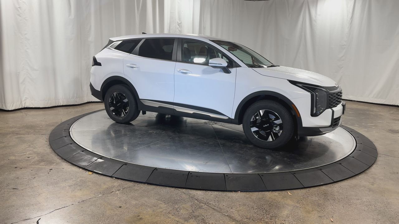 New 2026 Kia Sportage LX image 2