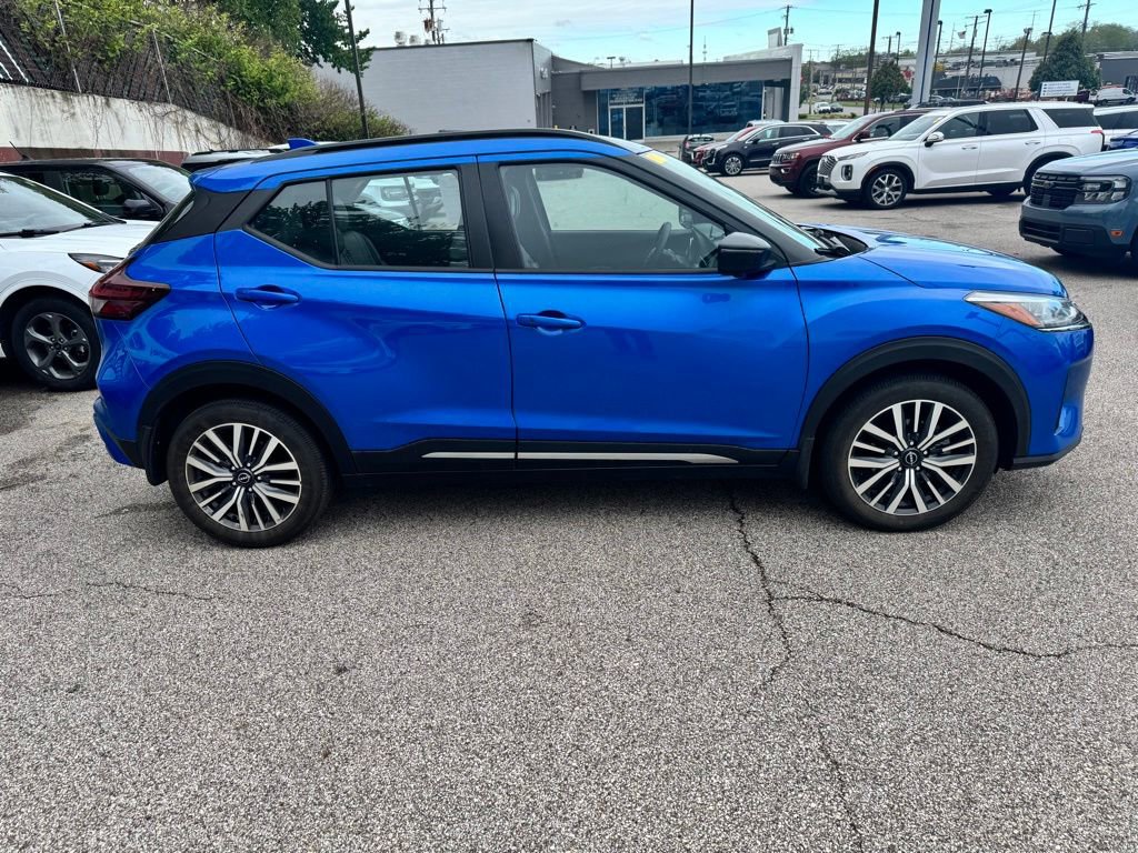 Used 2023 Nissan Kicks SR w/ SR Premium Package FWD image 6