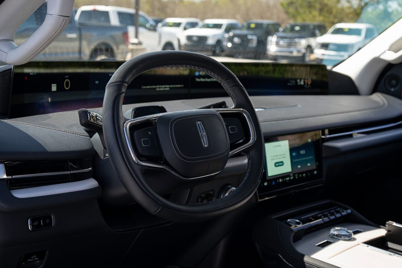 Used 2025 Lincoln Navigator L Reserve AWD/4WD image 24
