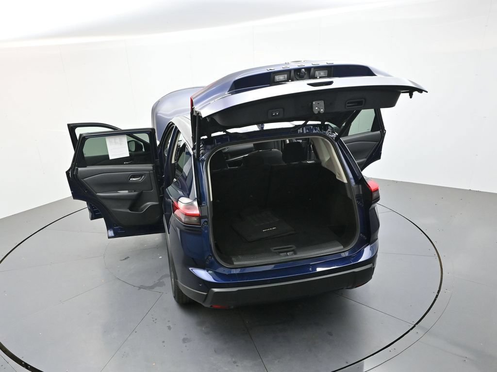 Used 2024 Nissan Rogue SV FWD image 45