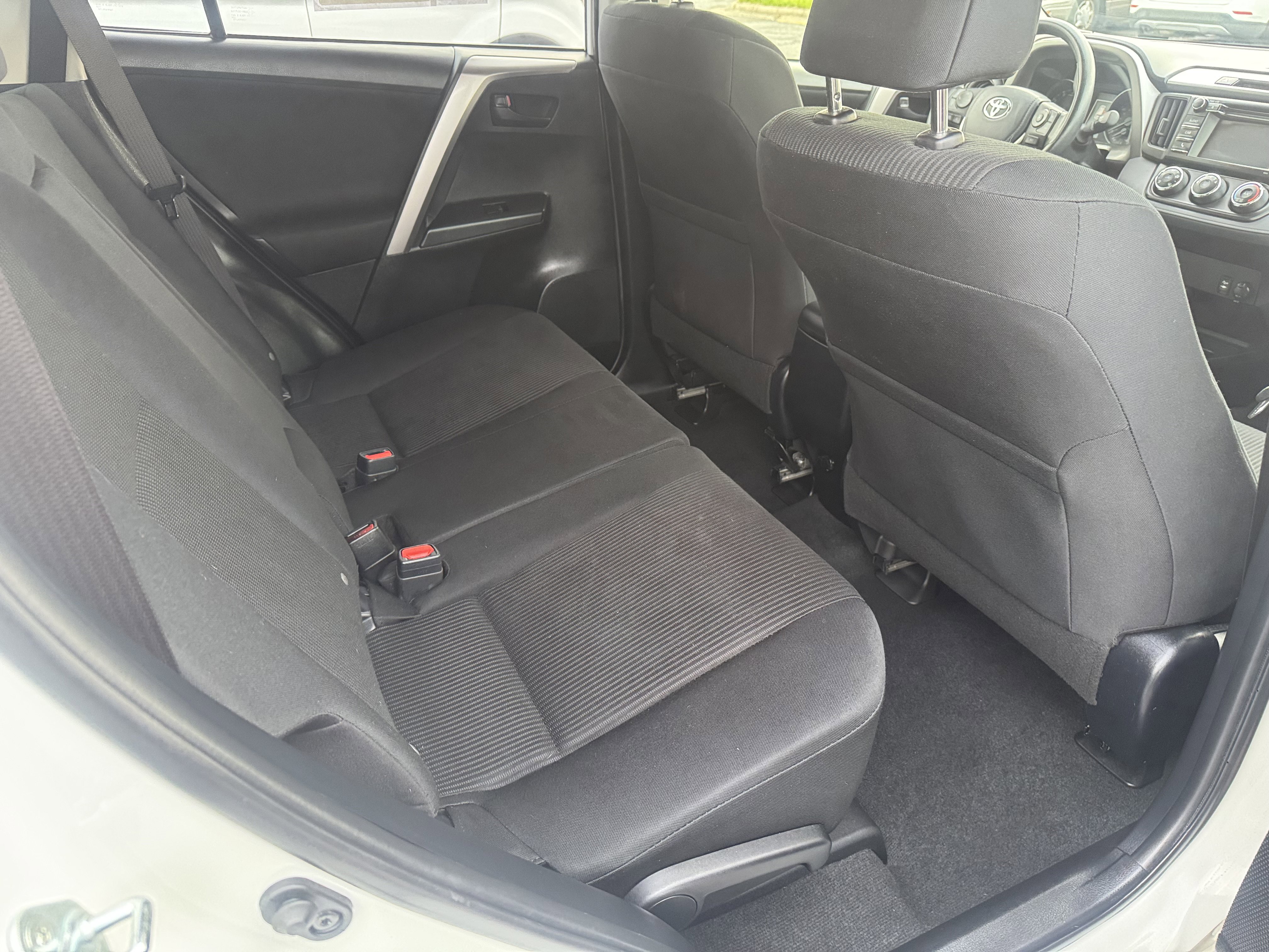 Used 2017 Toyota RAV4 LE w/ Carpet Mat Package image 18