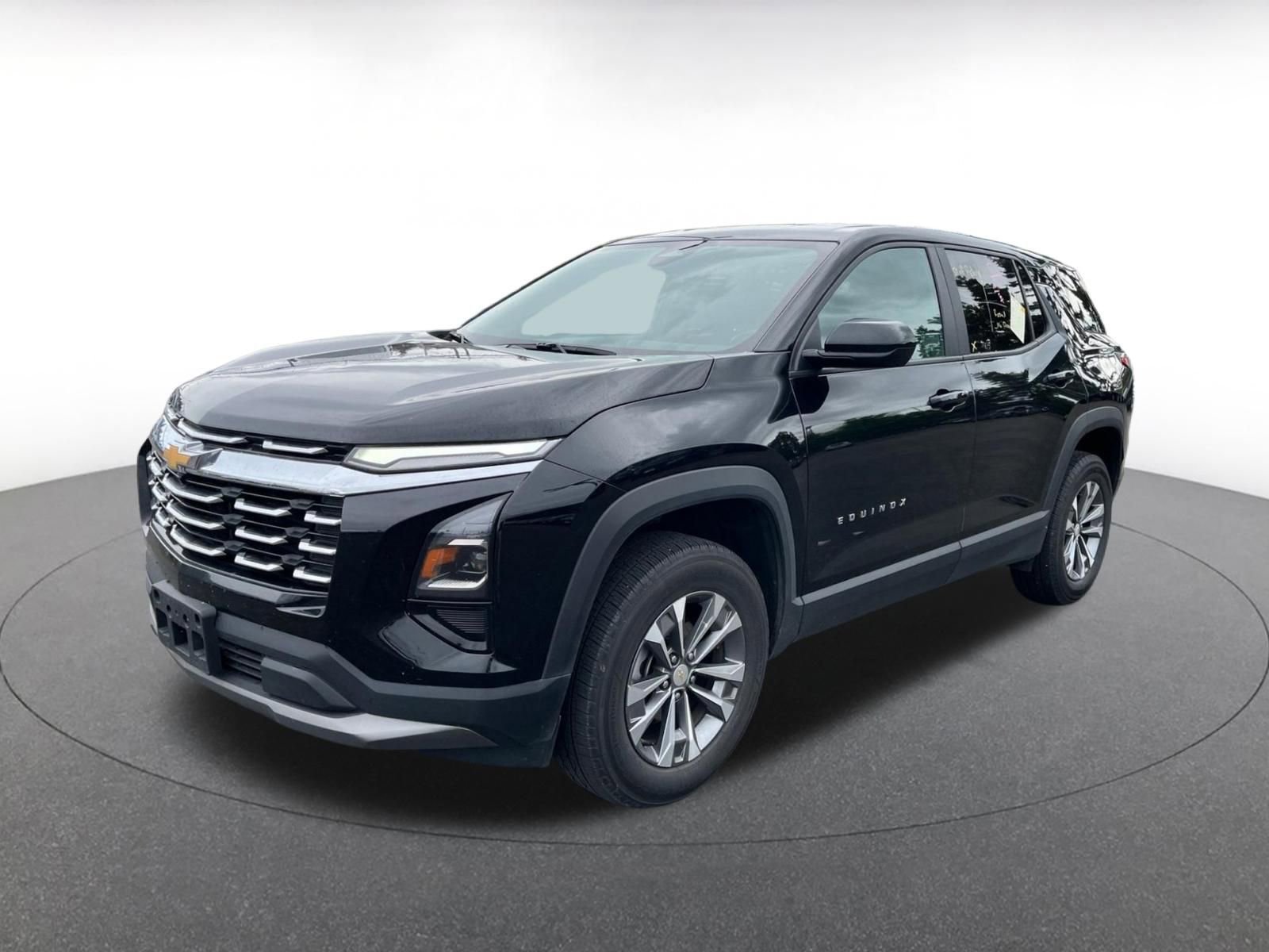 Used 2025 Chevrolet Equinox LT FWD image 3