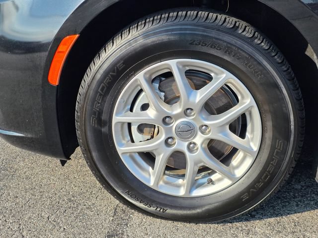 Used 2023 Chrysler Pacifica Touring-L FWD image 6