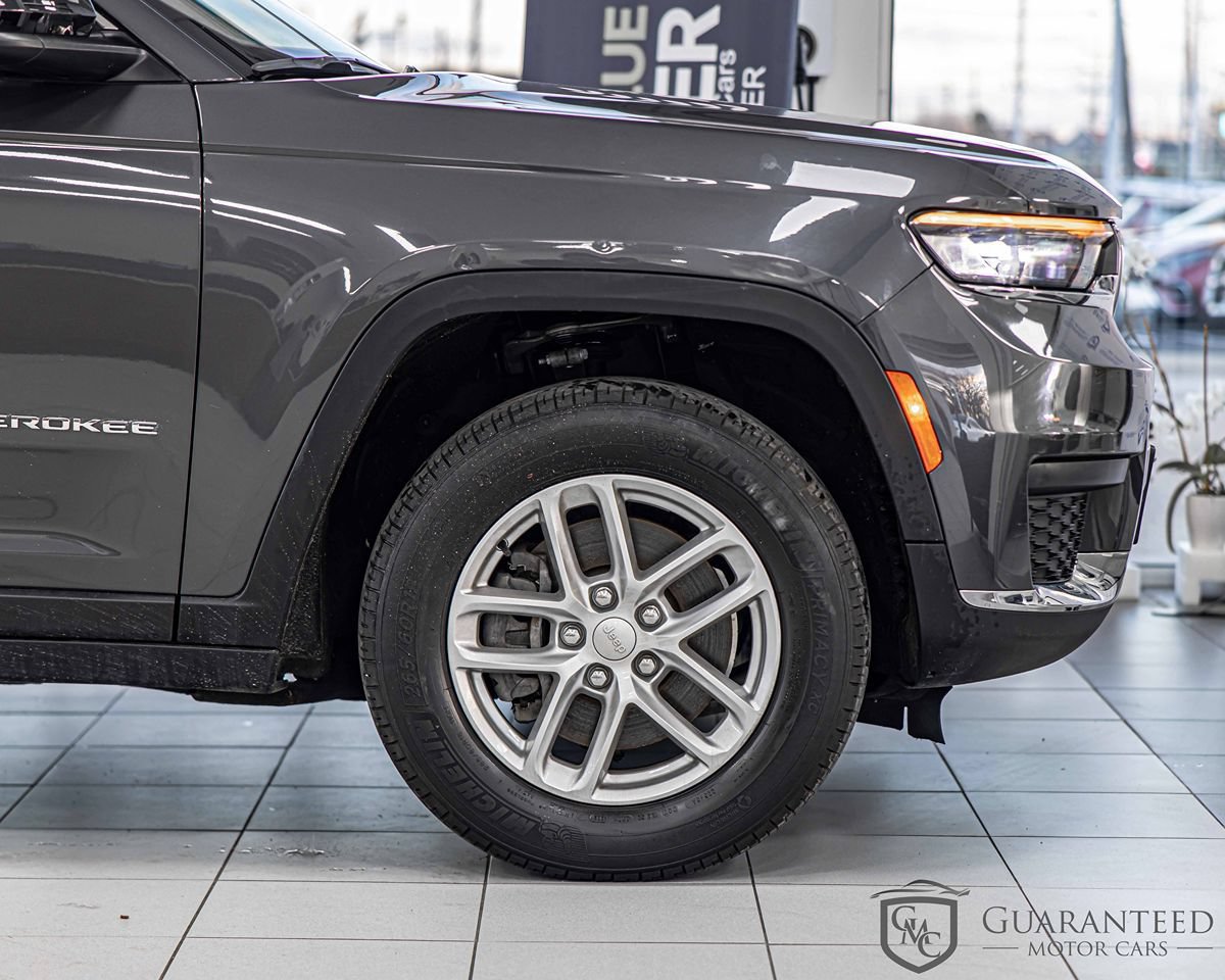 Used 2021 Jeep Grand Cherokee L Laredo w/ Luxury Tech Group I AWD/4WD image 11