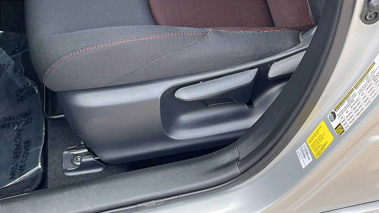 Used 2025 Toyota Corolla SE image 11