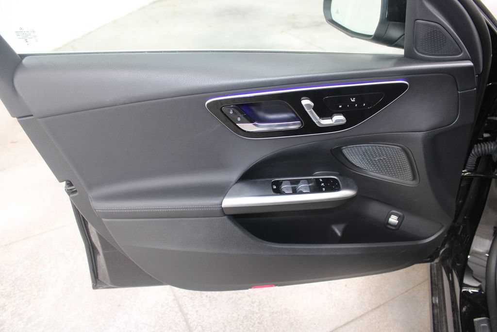 Used 2025 Mercedes-Benz C 300 Sedan image 17