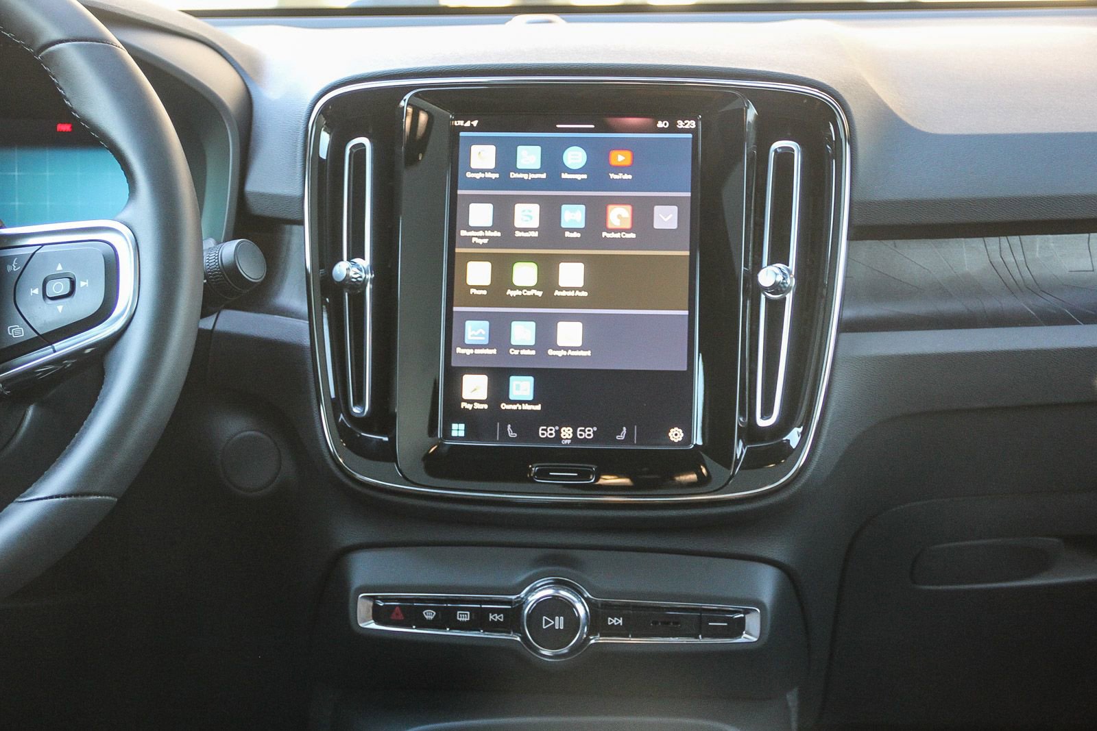 Used 2023 Volvo C40 P8 Recharge Plus w/ Protection Package Premier image 15