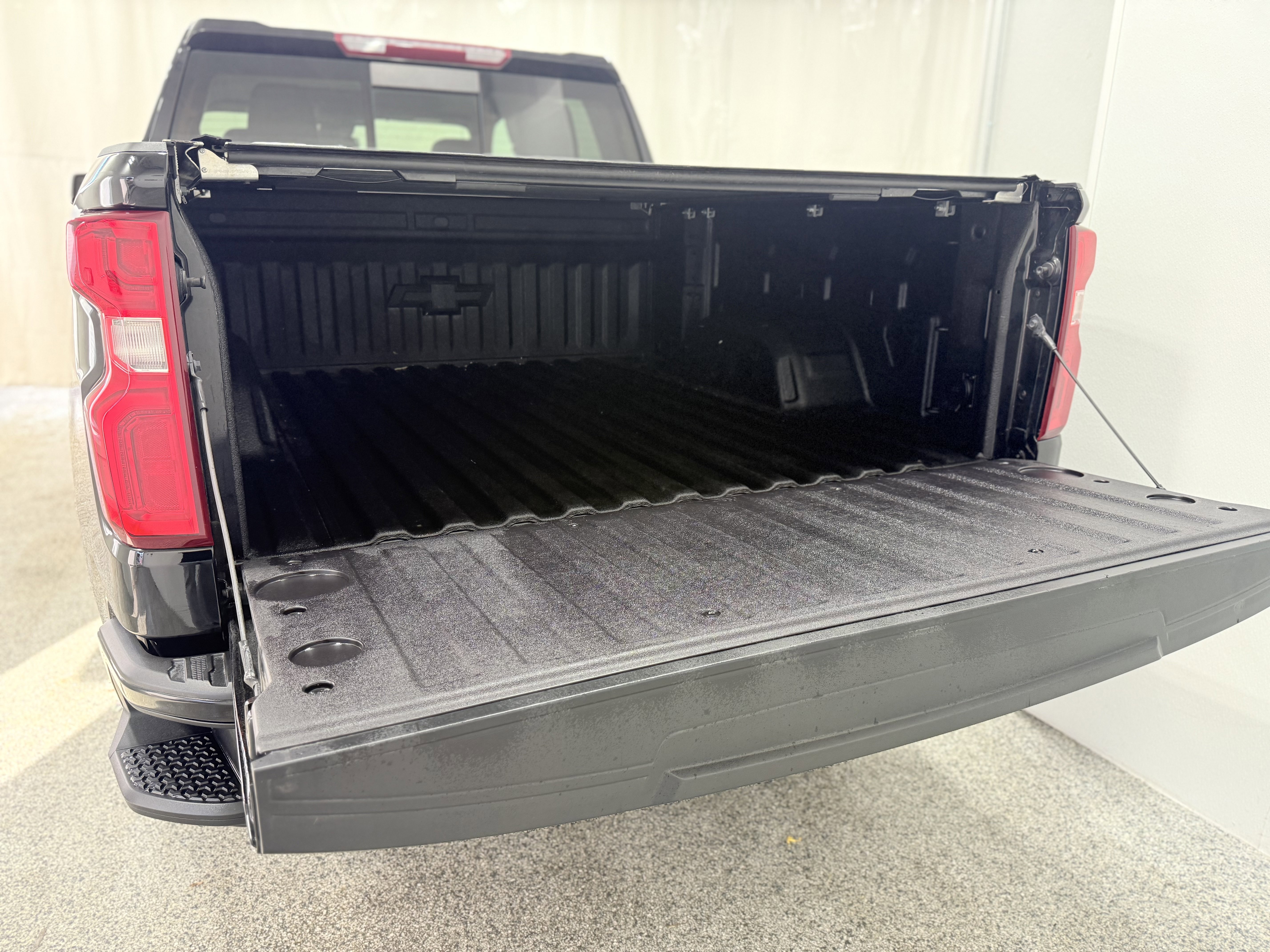 Certified 2023 Chevrolet Silverado 1500 RST w/ Convenience Package II image 10