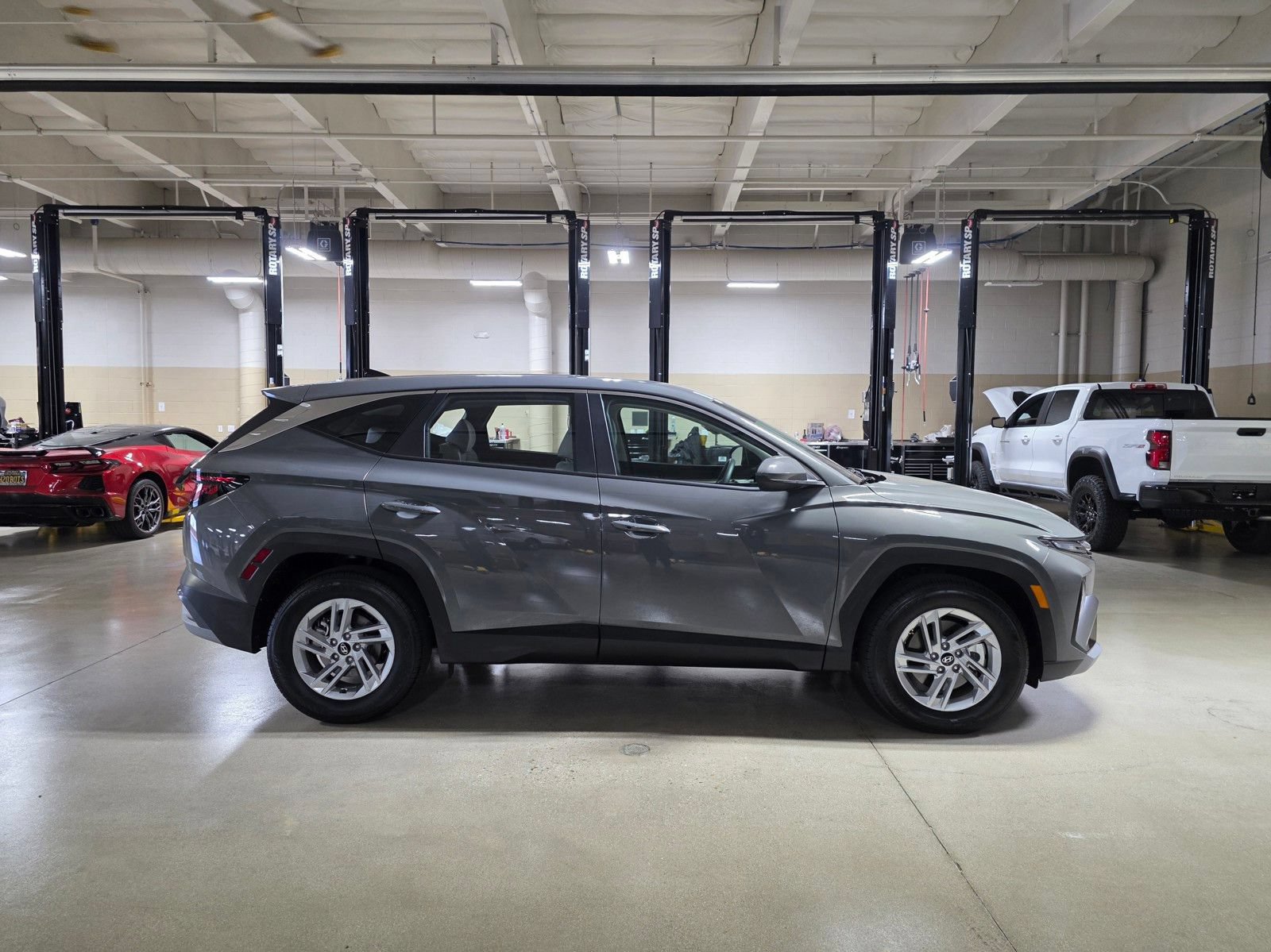 Certified 2025 Hyundai Tucson SE FWD image 8
