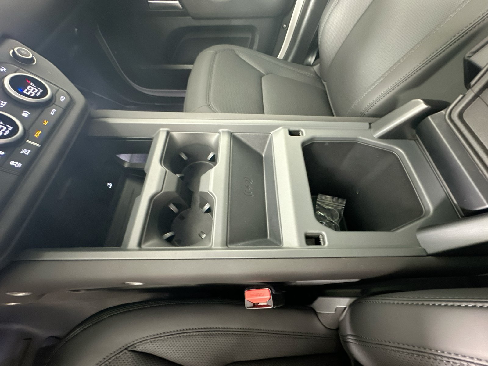 New 2026 Land Rover Defender 110 S AWD/4WD image 29