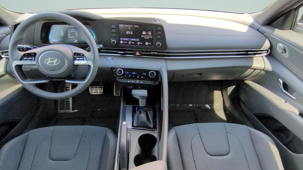 Certified 2026 Hyundai Elantra Sport FWD image 10