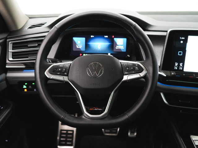 Used 2025 Volkswagen Atlas Peak Edition SE AWD/4WD image 27