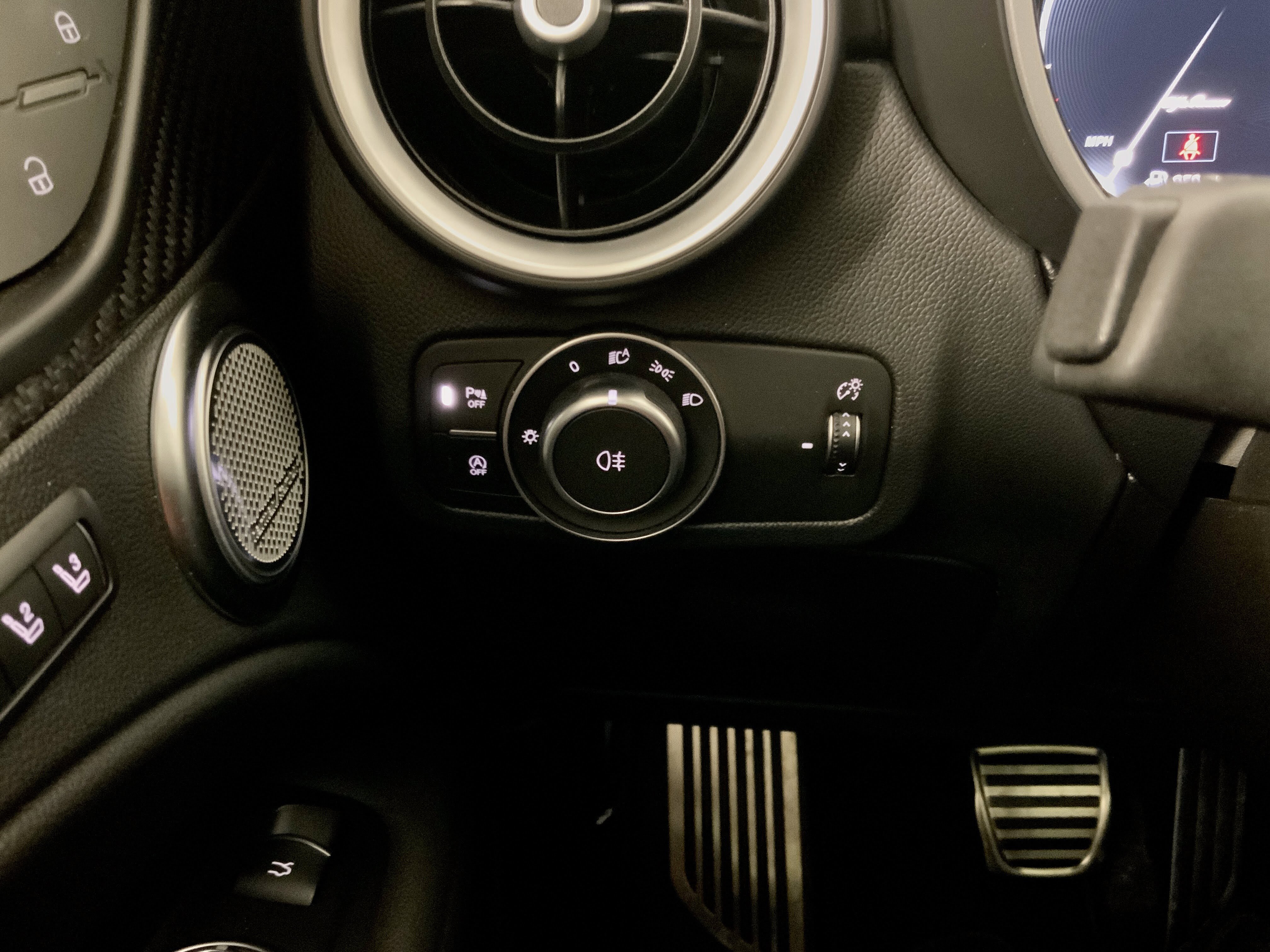 Used 2024 Alfa Romeo Stelvio Quadrifoglio w/ Active Assist Plus Package image 21