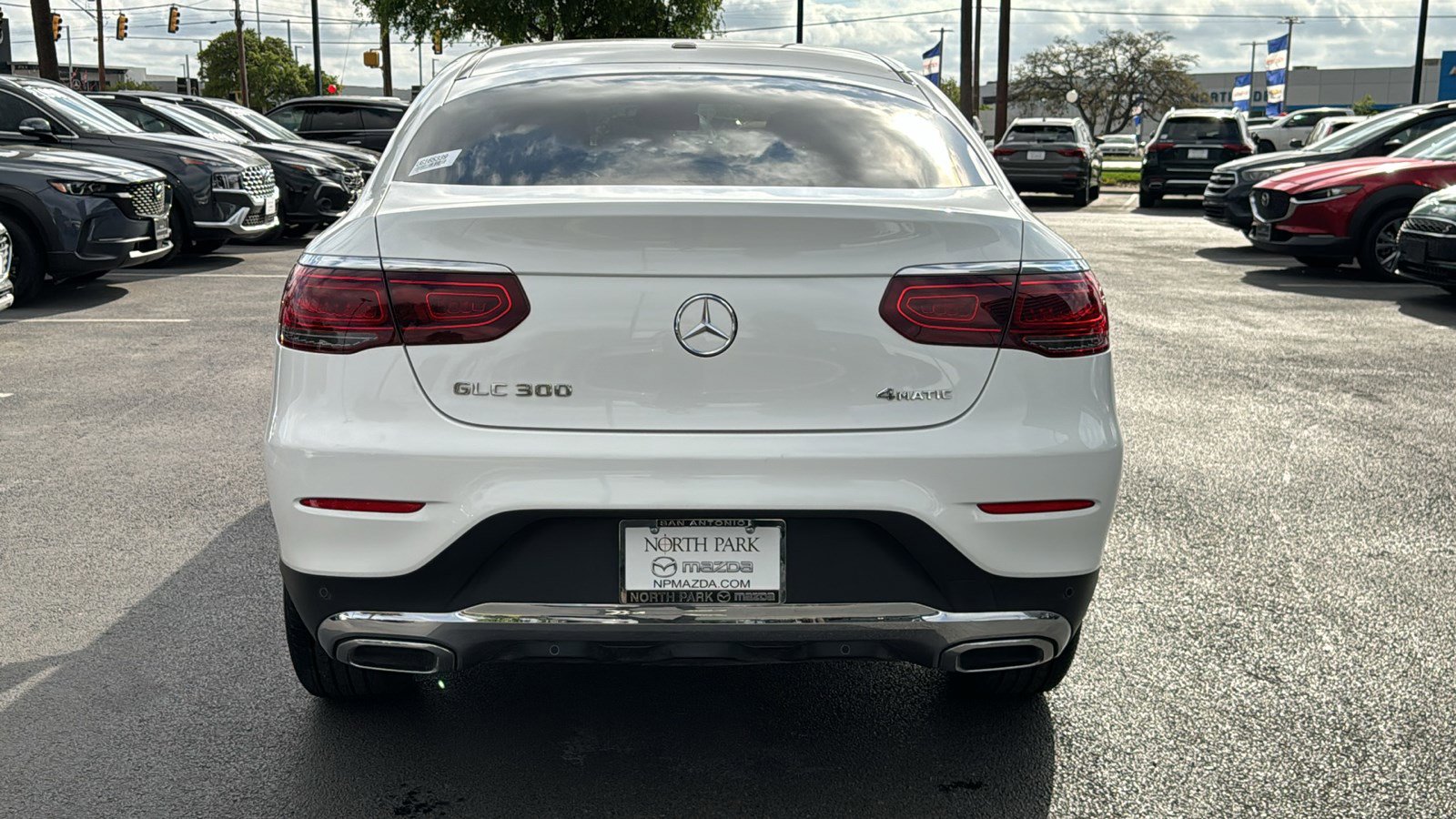 Used 2023 Mercedes-Benz GLC 300 4MATIC Coupe image 7