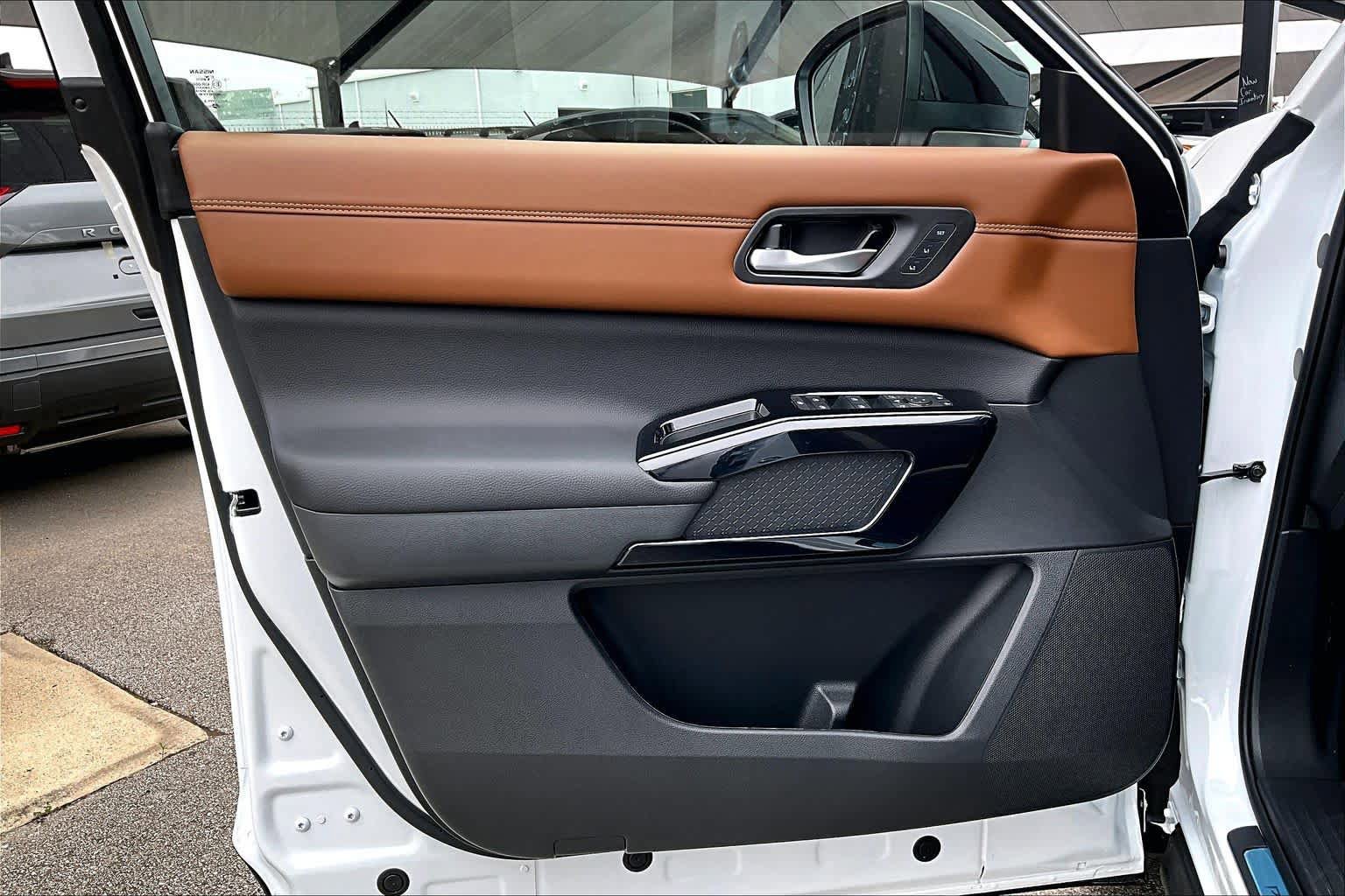 New 2026 Nissan Pathfinder Platinum FWD image 13