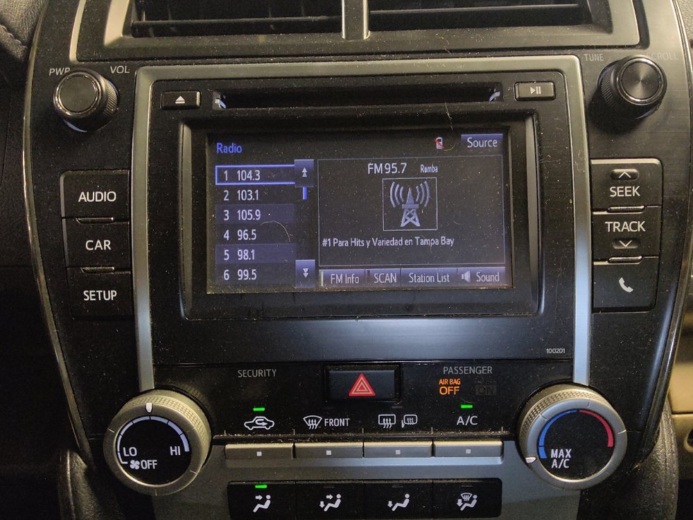 Used 2014 Toyota Camry SE image 25