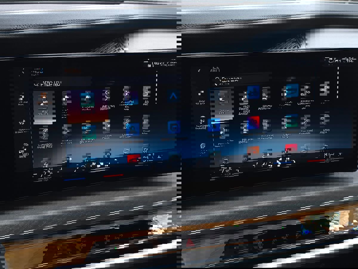 Used 2024 BMW i7 xDrive60 w/ Executive Package image 43