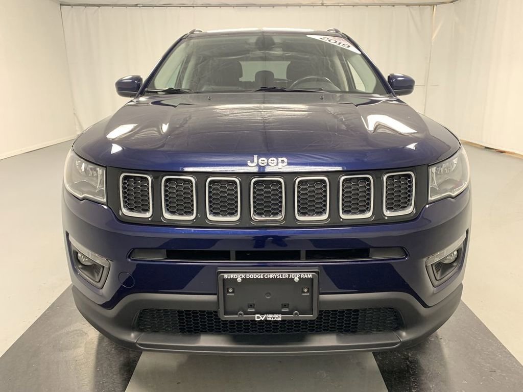 Used 2019 Jeep Compass Latitude w/ Cold Weather Group AWD/4WD image 7