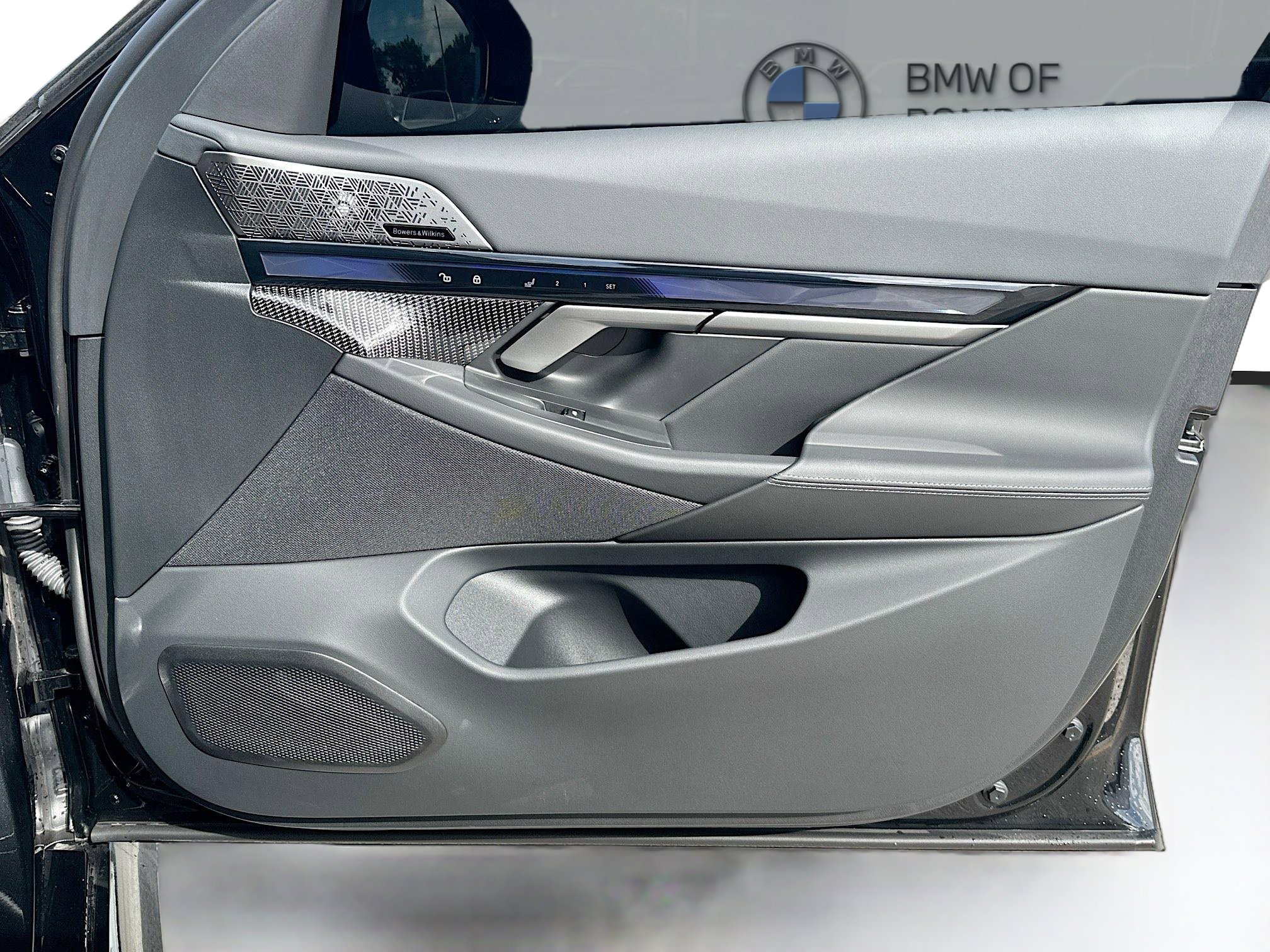 Used 2025 BMW M5 w/ Executive Package image 27