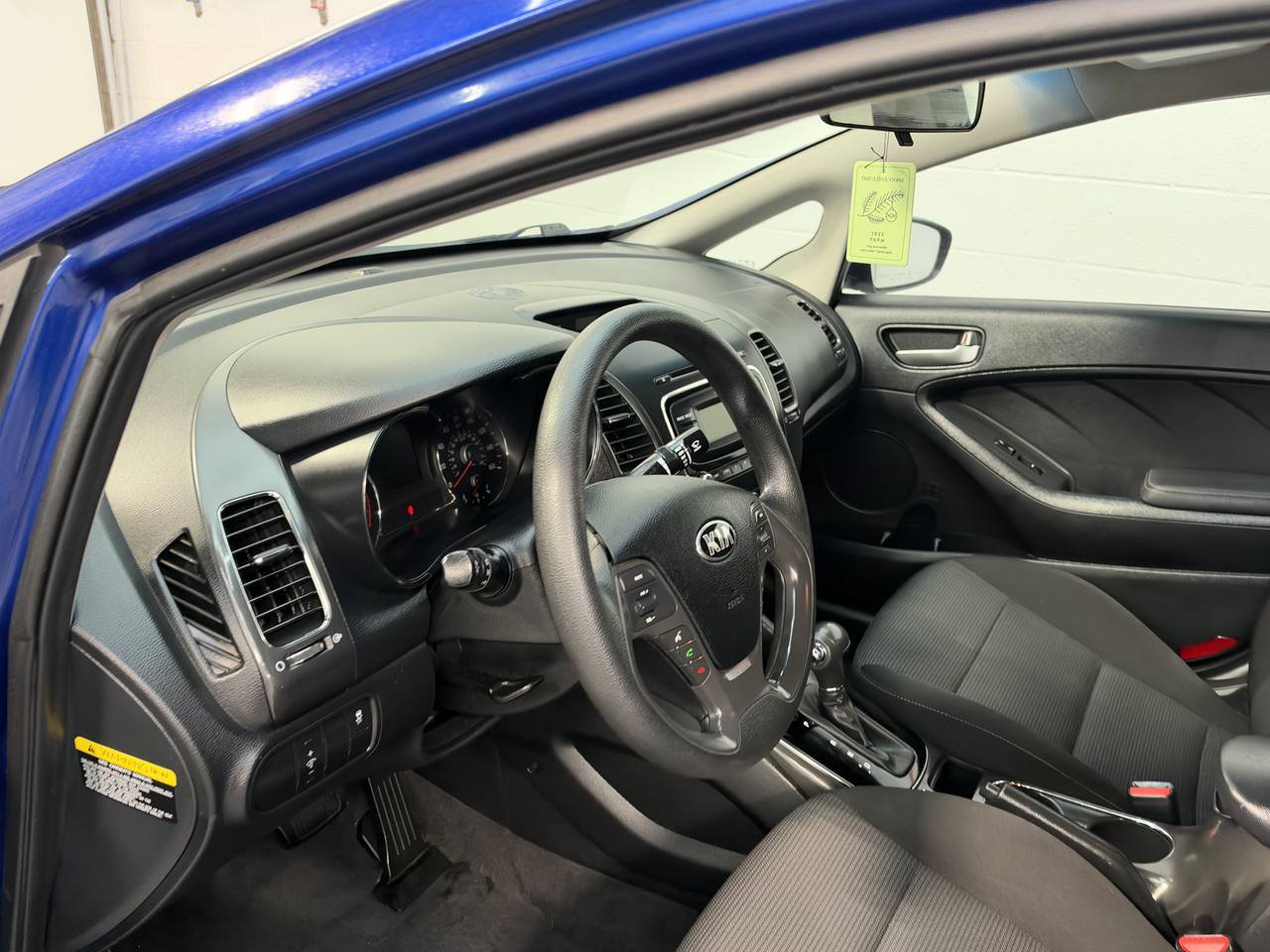 Used 2017 Kia Forte LX FWD image 19