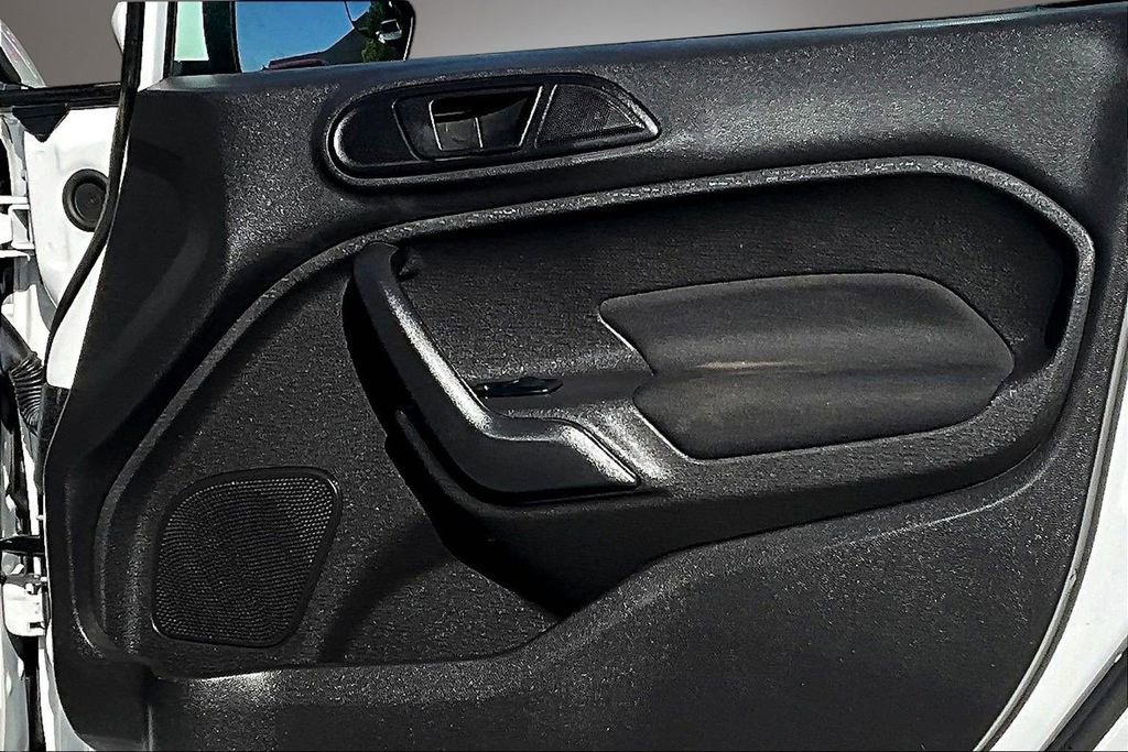 Used 2017 Ford Fiesta SE FWD image 25