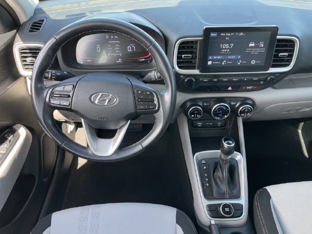Used 2024 Hyundai Venue SEL FWD image 10