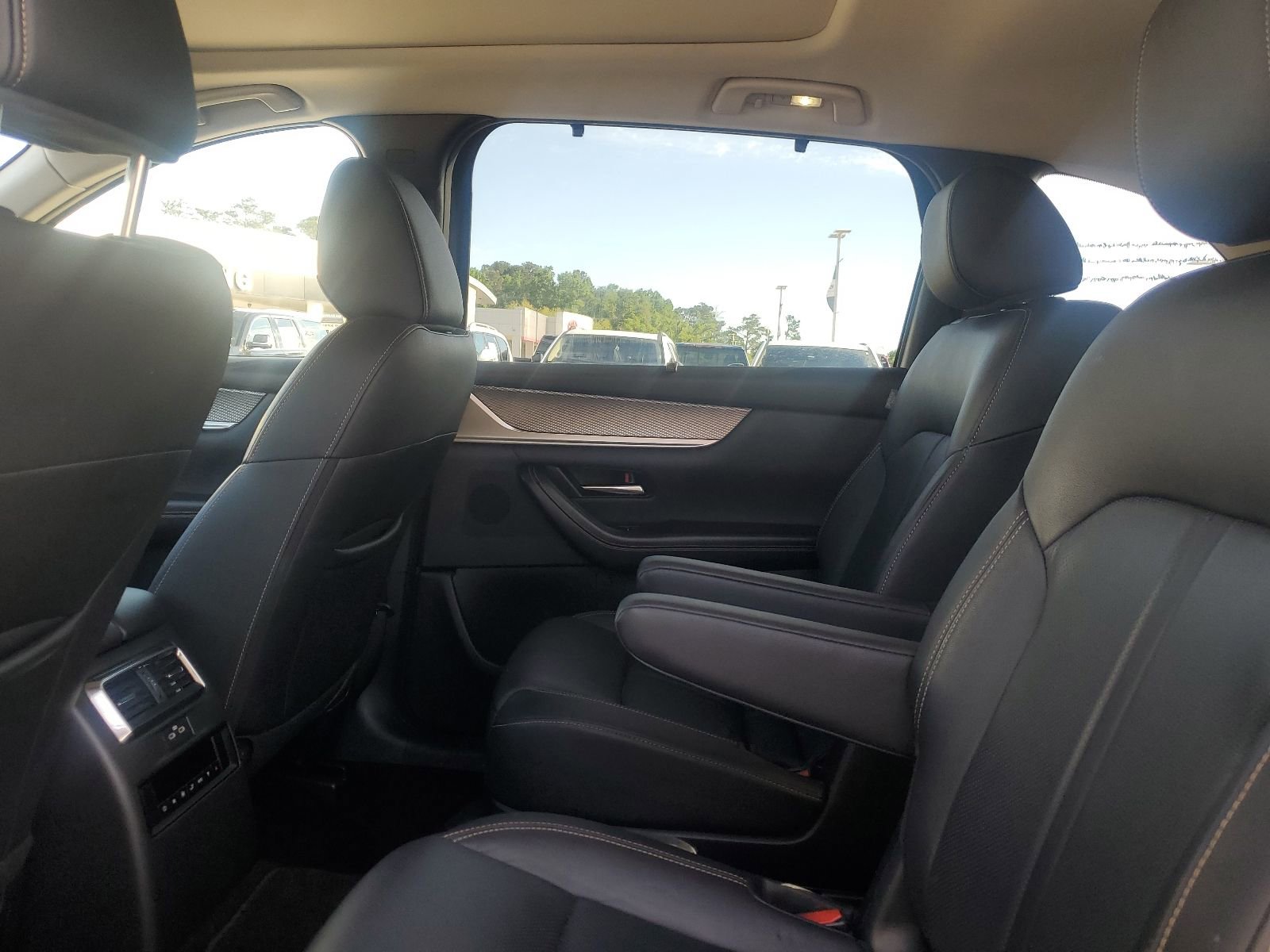 Used 2024 MAZDA CX-90 3.3 Turbo w/ Premium Package image 12