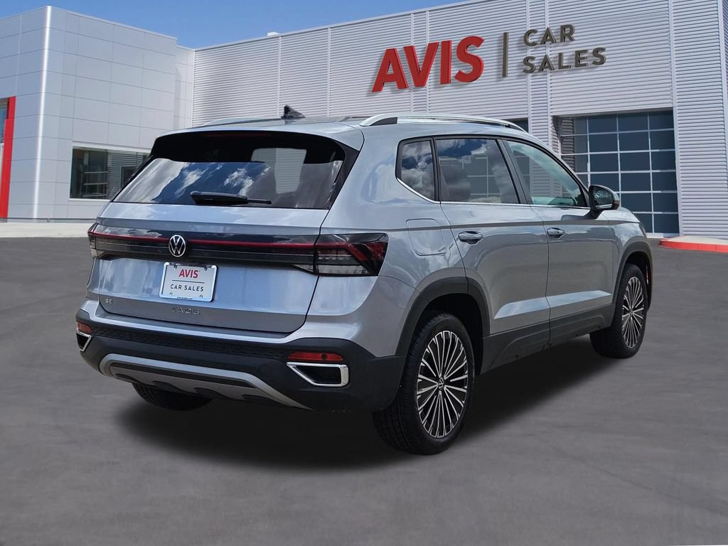 Used 2025 Volkswagen Taos SE FWD image 7