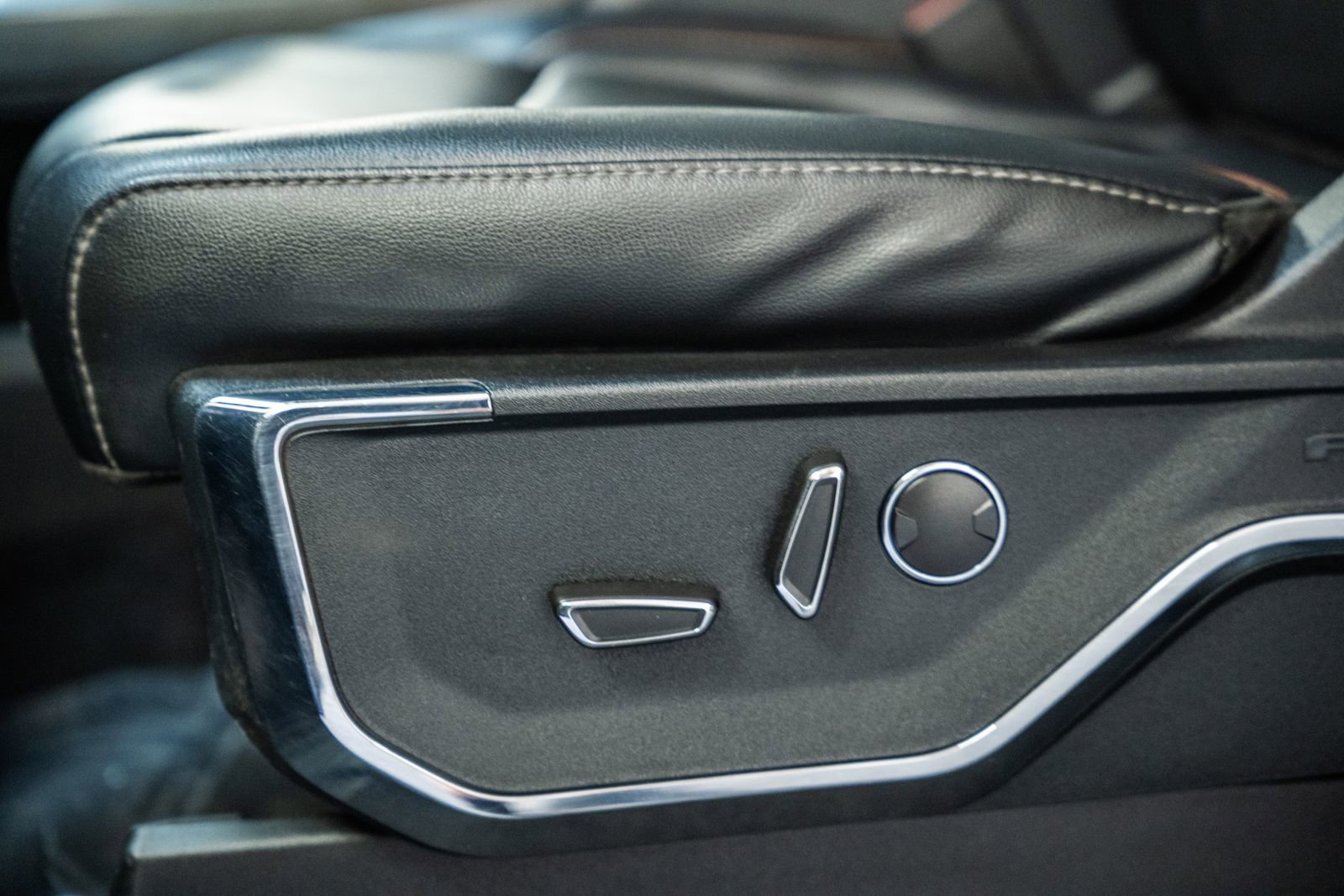 Certified 2023 Ford F150 Lariat w/ Equipment Group 502A High image 48