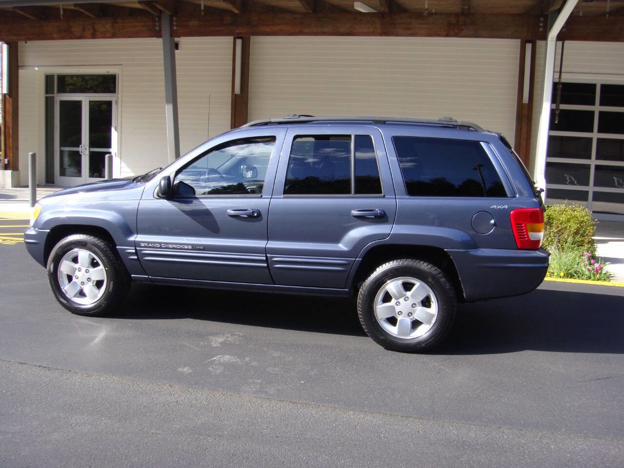 Used 2001 Jeep Grand Cherokee Limited image 9