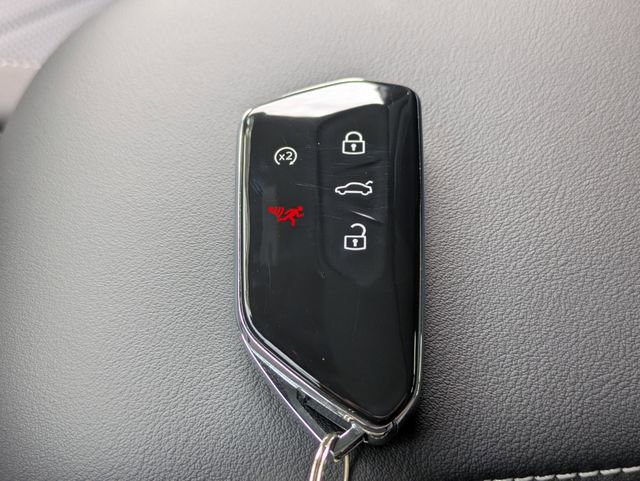 New 2026 Volkswagen Tiguan SE R-Line image 32