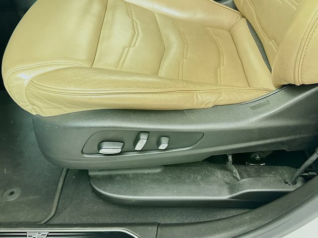 Used 2018 Cadillac XT5 Platinum w/ Driver Assist Package AWD/4WD image 19