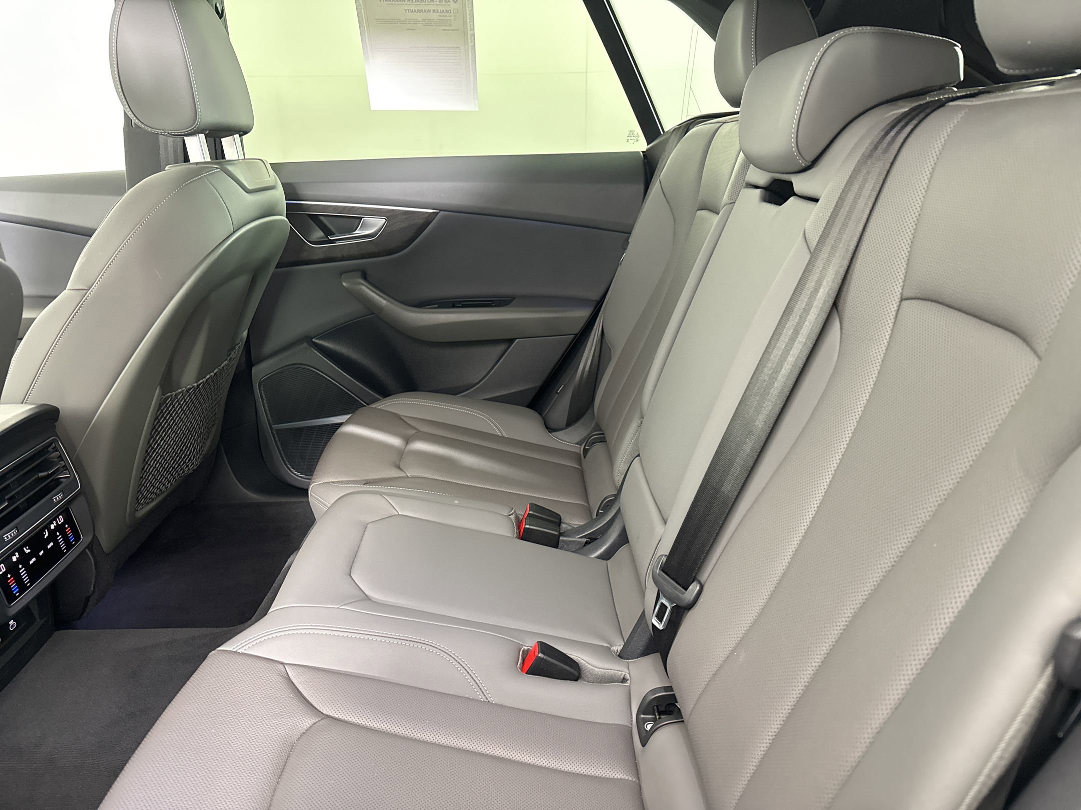 Used 2022 Audi Q8 Premium Plus AWD/4WD image 26