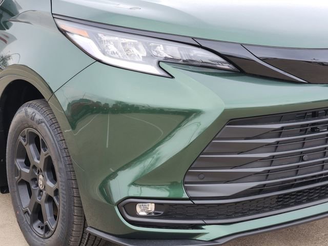 New 2026 Toyota Sienna XLE Woodland Edition image 5