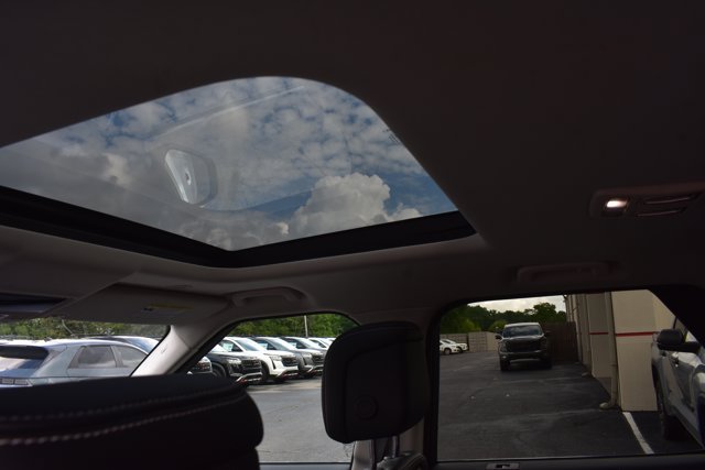 Used 2024 Land Rover Discovery S AWD/4WD image 20
