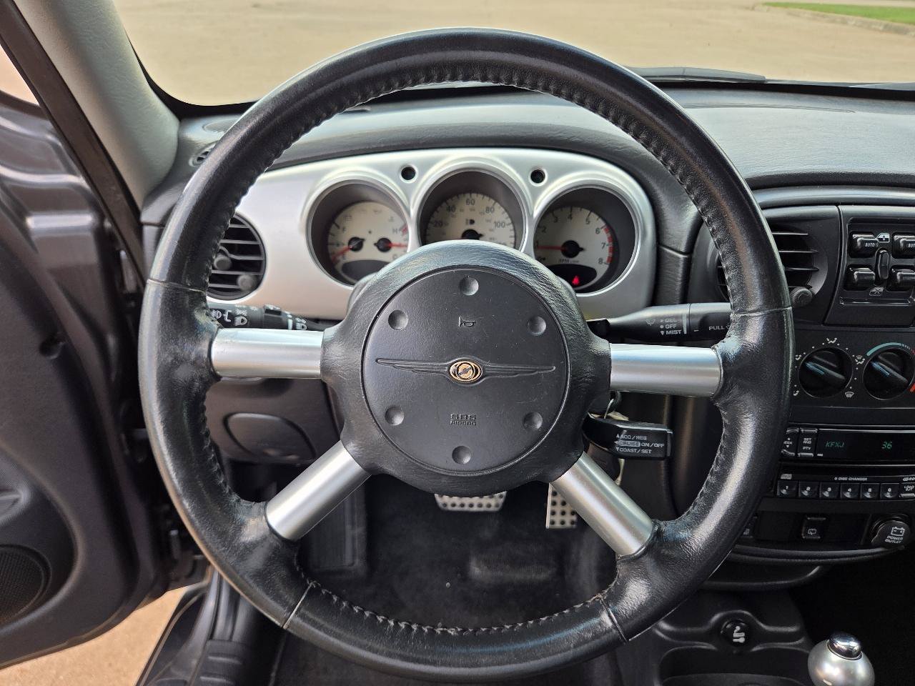 Used 2004 Chrysler PT Cruiser Limited FWD image 14