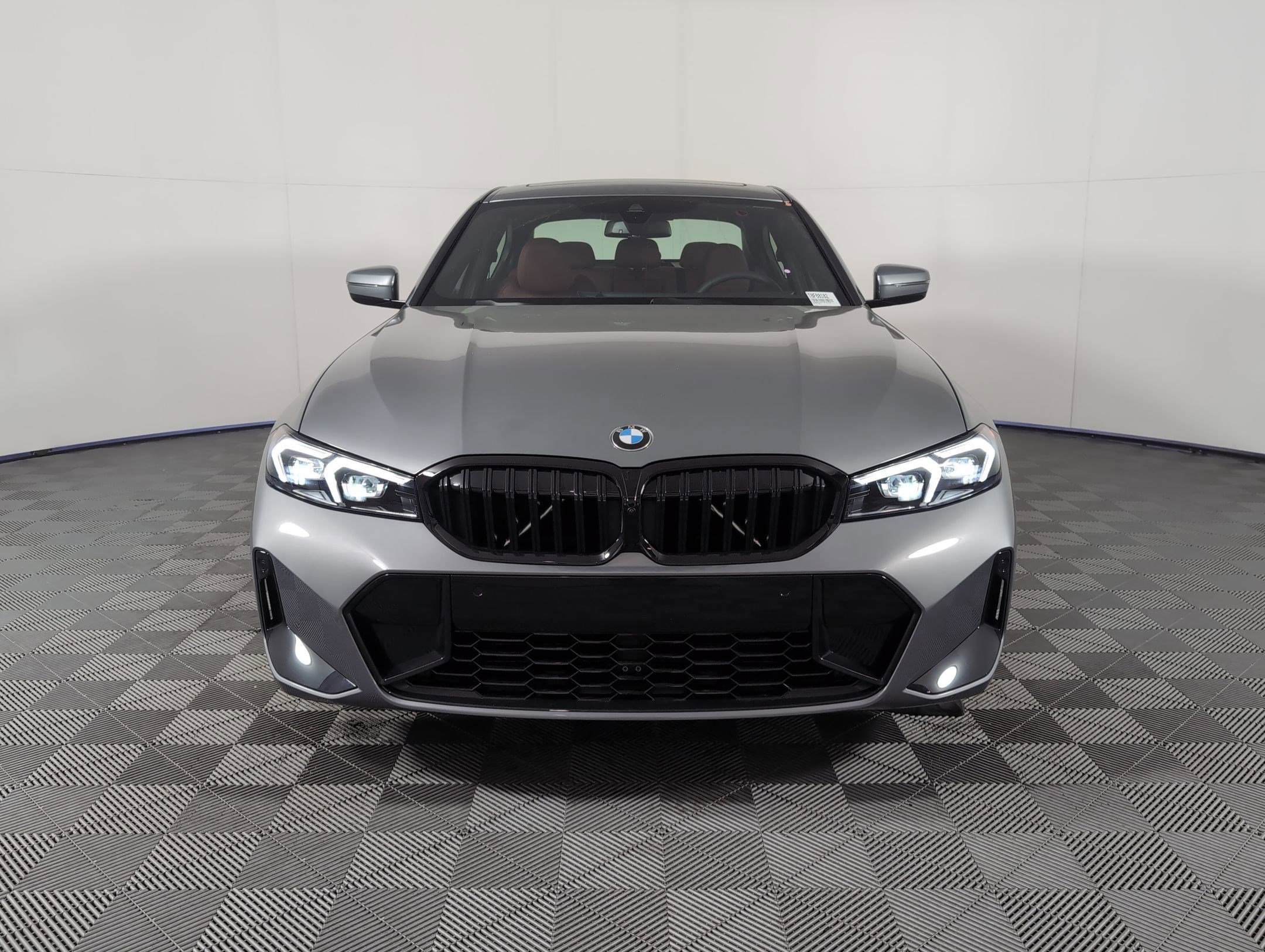 Used 2026 BMW 330i Sedan w/ M Sport Package image 5