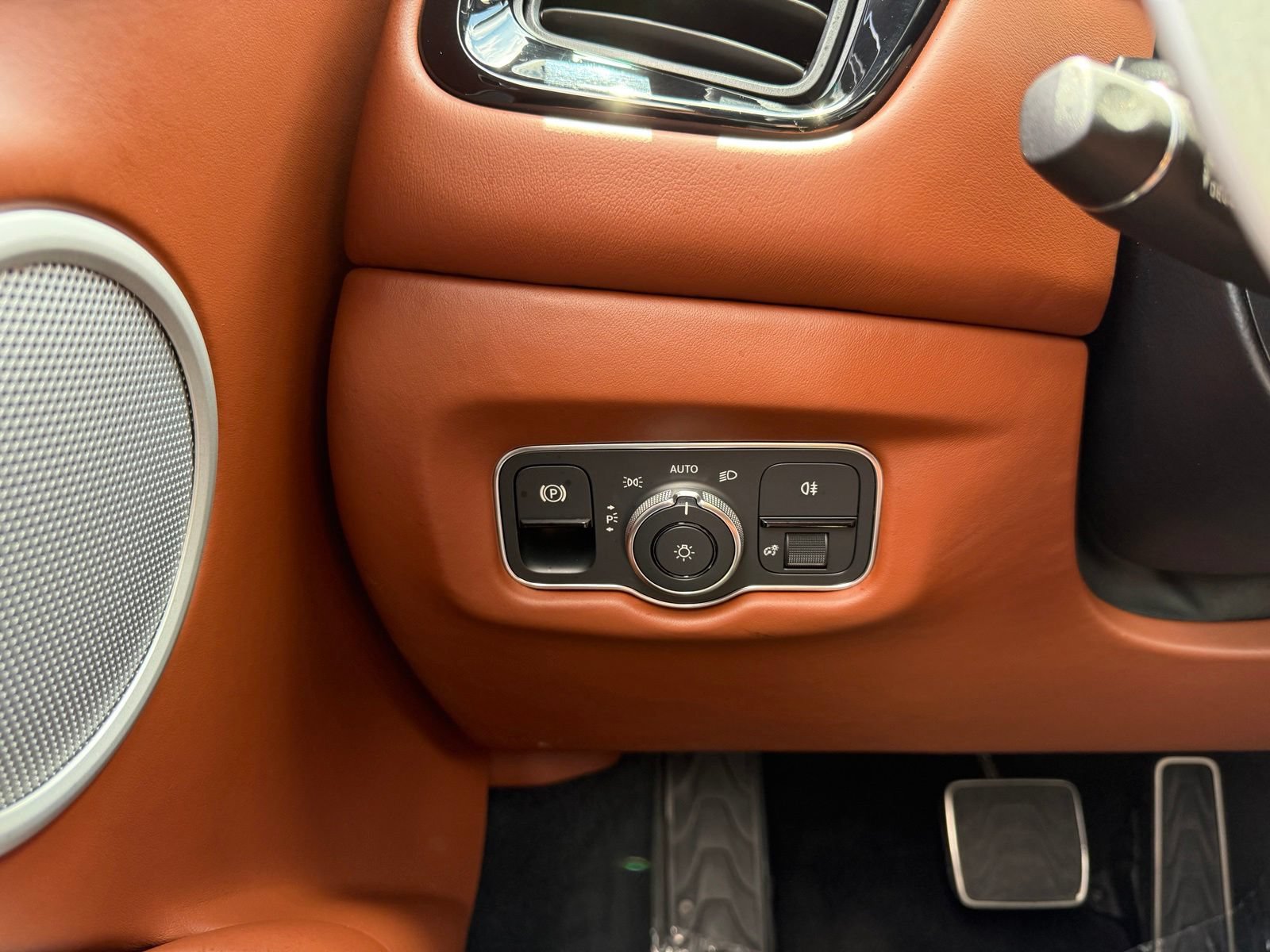 Used 2020 Aston Martin V8 Vantage Coupe RWD image 45