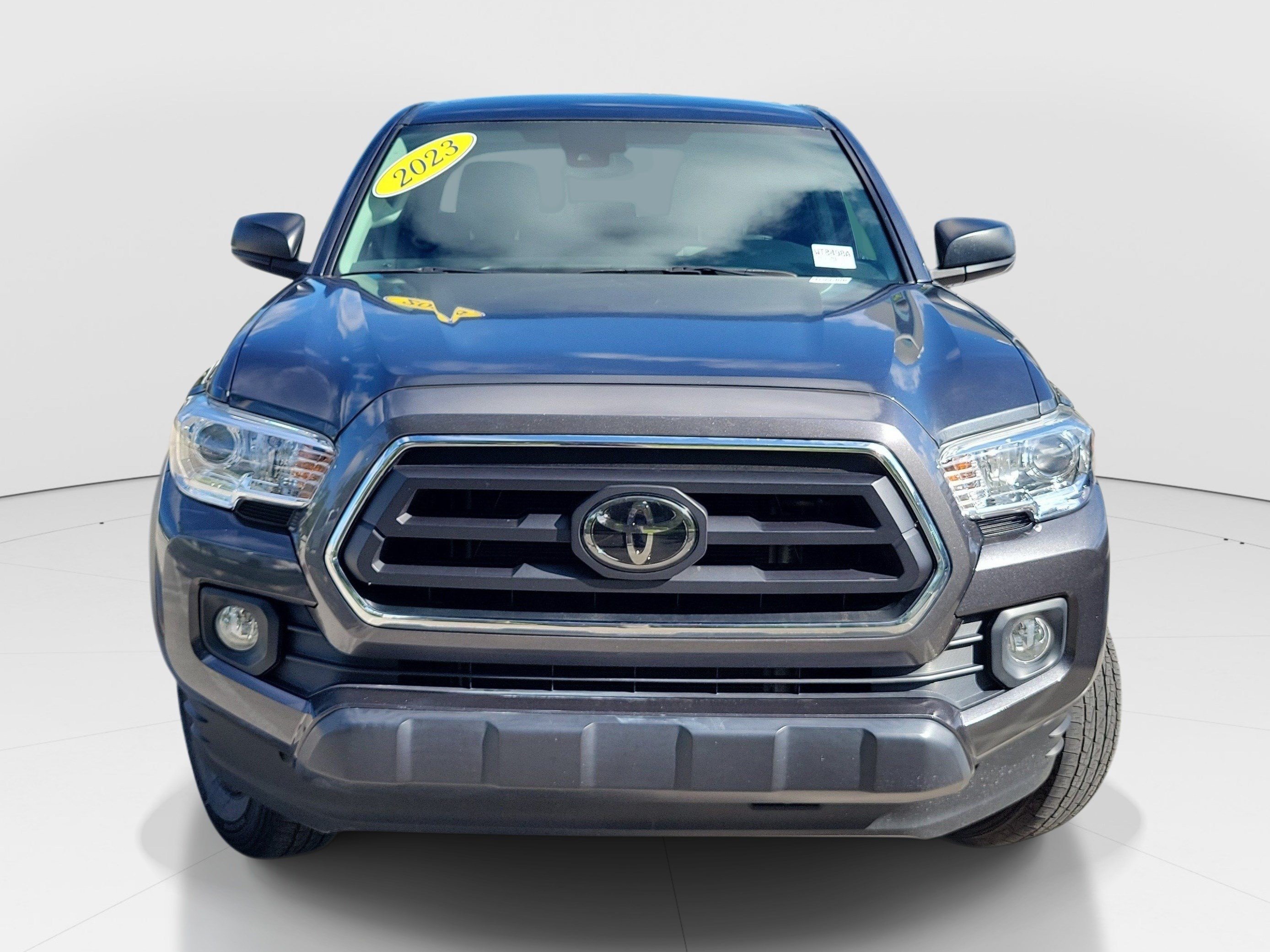 Used 2023 Toyota Tacoma SR5 RWD image 2