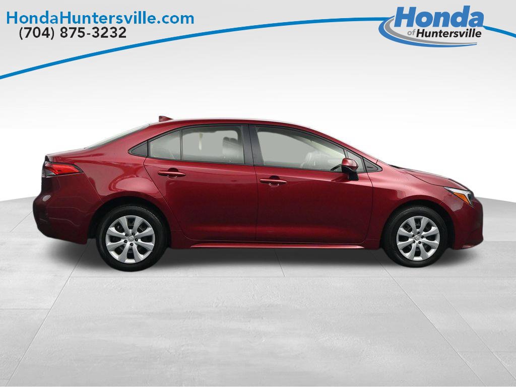 Used 2025 Toyota Corolla LE FWD image 9