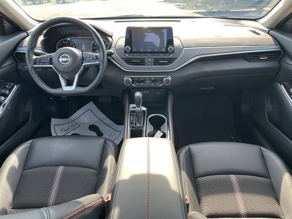 Used 2024 Nissan Altima 2.5 SR FWD image 13