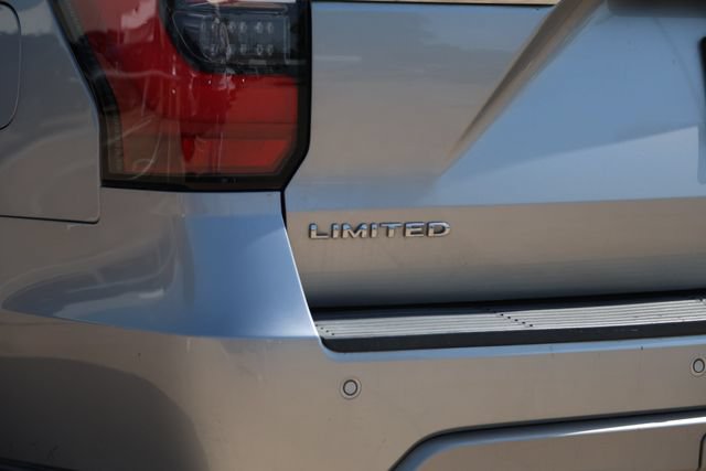 Used 2020 Ford Expedition Limited w/ Equipment Group 301A RWD image 6