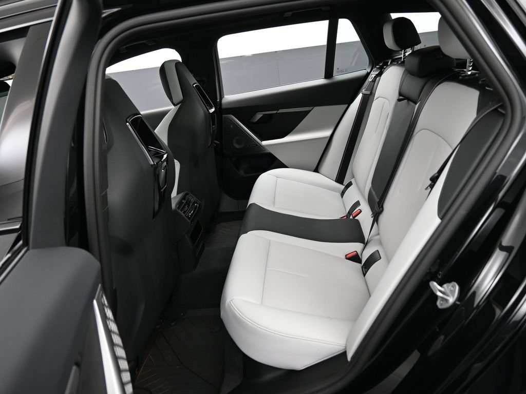 Used 2025 BMW M5 Touring AWD/4WD image 27