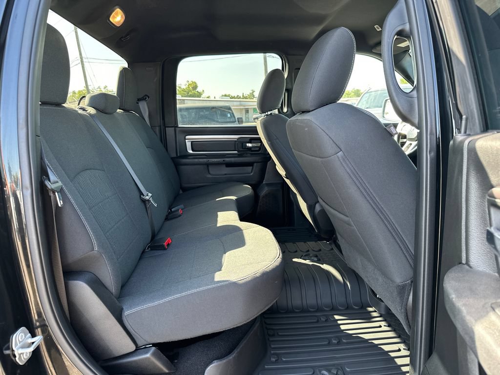 Used 2024 RAM 1500 Warlock AWD/4WD image 16