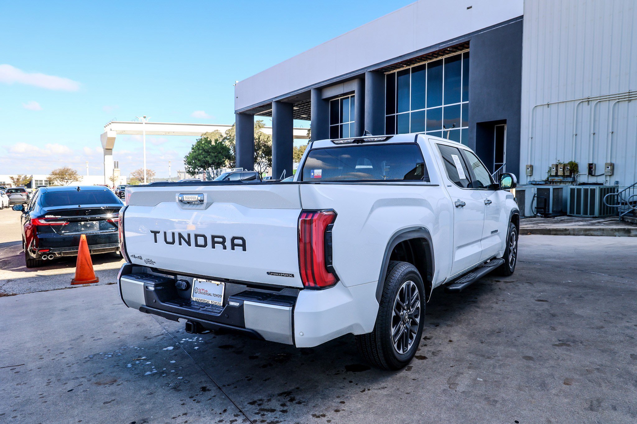 Used 2025 Toyota Tundra Limited image 7